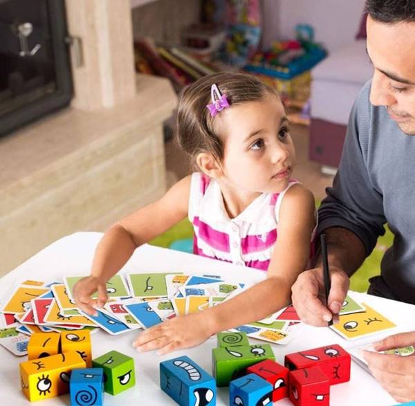 Juego Cubos de emociones Montessori
